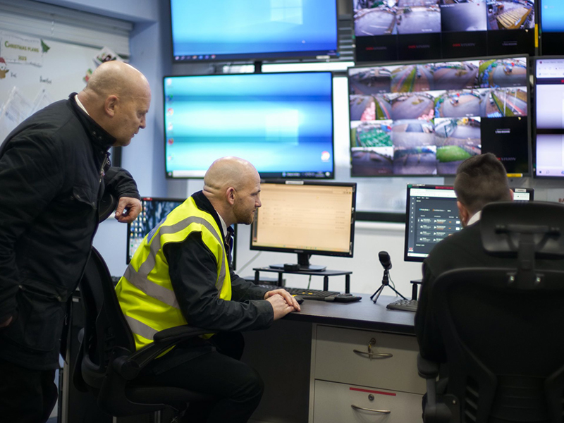 cctv_surveillance_control_room.jpg cctv_surveillance_control_room.jpg