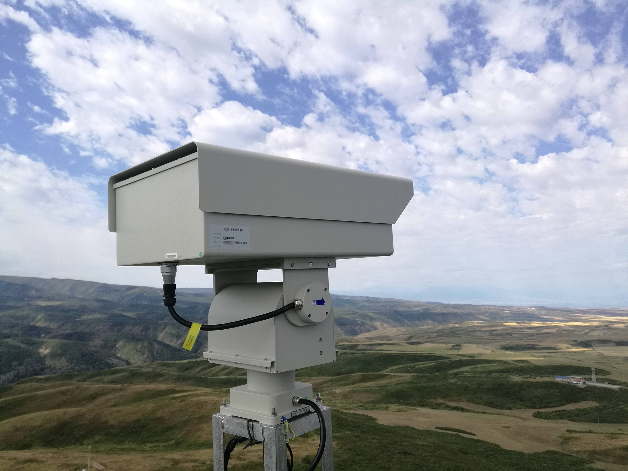 ptz_camera_on_topt_of_tower.jpeg ptz_camera_on_topt_of_tower.jpeg